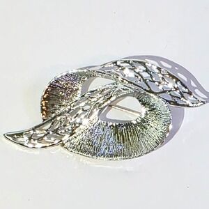 Vintage Celebrity NY Textured Silver Tone Open Work Abstract Ribbon Brooch Pin